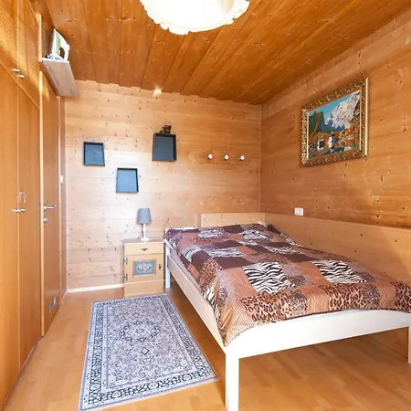 Wooden In St Johann In Tirol With A Terrace سانكت يوهان ان تيرو