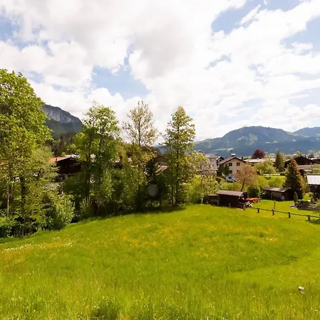Wooden In St Johann In Tirol With A Terrace شقة